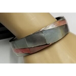 Vintage Gray & Pink Dyed Abalone Shells Silvertone Bangle Bracelet1970s E543